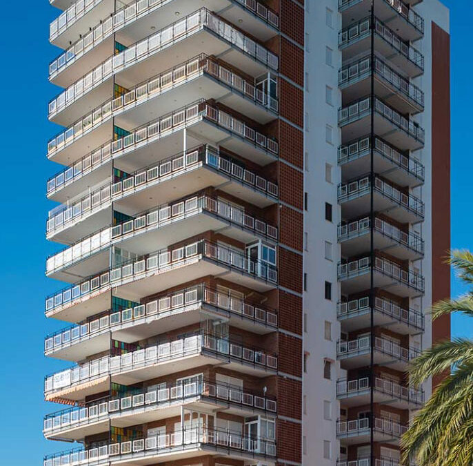 Instalación Bajantes Fecales y Cocina. Apartamentos HELIOPOLIS en Benicassim